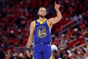 杨毅：中国电视转播NBA以来库里是最伟大PG 咱都没看过魔术师直播