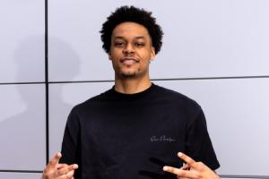 小曾危？NBA官网签约更新：篮网签约中锋大卫-莫卡