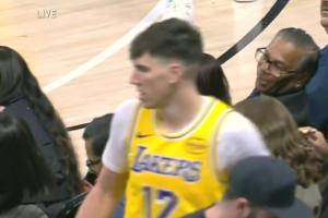 矮一头没关系！吉莱斯皮一刀切掉拉拉维亚 太阳反击三分轰进！