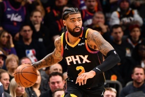 一顿乱扣！理查兹半场5中3得7分1板1助1断 正负值+16最高