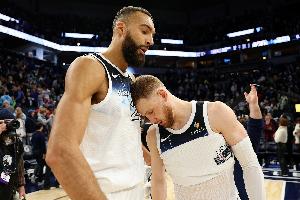 进攻顺成串子了！森林狼首节轰40分&五人得分分别为678910