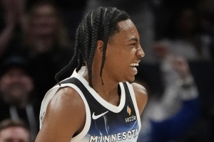 芬奇：迪林厄姆训练营表现不错 他任务是突分并接球完成投篮