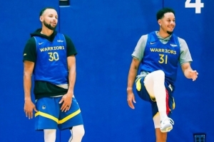 赛斯：小时候我和斯蒂芬在家什么都争 他对我加入勇士持开放态度