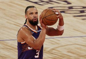 狄龙：比赛胜负往往取决于最后一两个回合的球权争夺