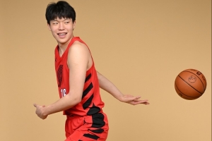 媒体人：杨瀚森迈出第一步就已经是成功了 他会适应好NBA的强度