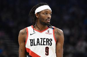 老哥给力！格兰特半场8中6&三分3中2砍下16分 次节独揽12分