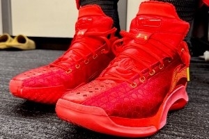 杨瀚森生涯首秀上脚的球鞋！驭帅20故宫博物院联名配色！