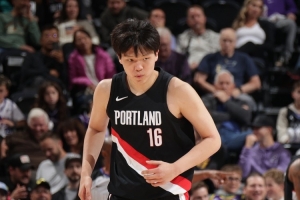 赛后自己加练了？杨瀚森：没有 球队安排 我没那么刻苦