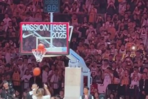 保罗：我特么！巴特勒晒晃倒对手视频，致敬库里晃倒保罗