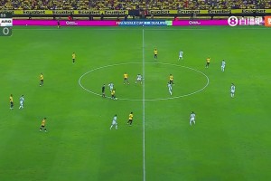 两黄变一红！亿元先生凯塞多踩到冈萨雷斯被罚下，双方十人作战！