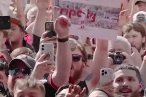 杨瀚森现身利拉德球迷见面会，利拉德来了一句标准中文：你好，Brother！