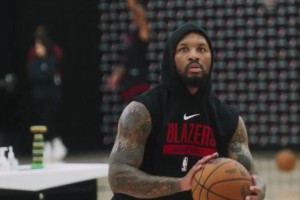 受了伤还是这么准！利拉德三分训练，弹无虚发！