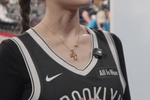 大家听听吉娜和小曾谁的东北味更浓~ 