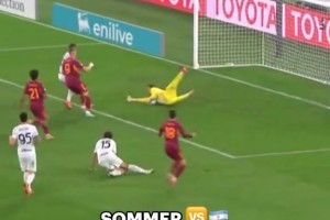 不对啊，这是李荣浩演唱会啊，也用上《橘颂色的火焰》暖场了