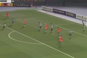 太振奋人心了！名场面：克雷桑天神下凡助泰山队晋级！